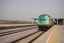 Traders escape death as train derails in Ogun