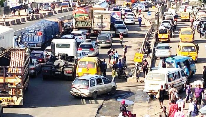 Another gridlock on Lagos-Ibadan Expressway as truck overturns at Otedola Bridge
