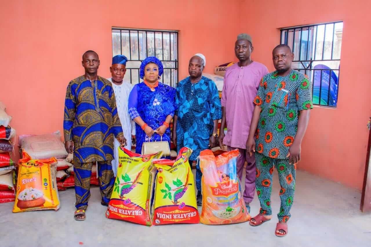 Ileya Festival: Olori Afolabi launches food bank, distributes rice to Apomu people